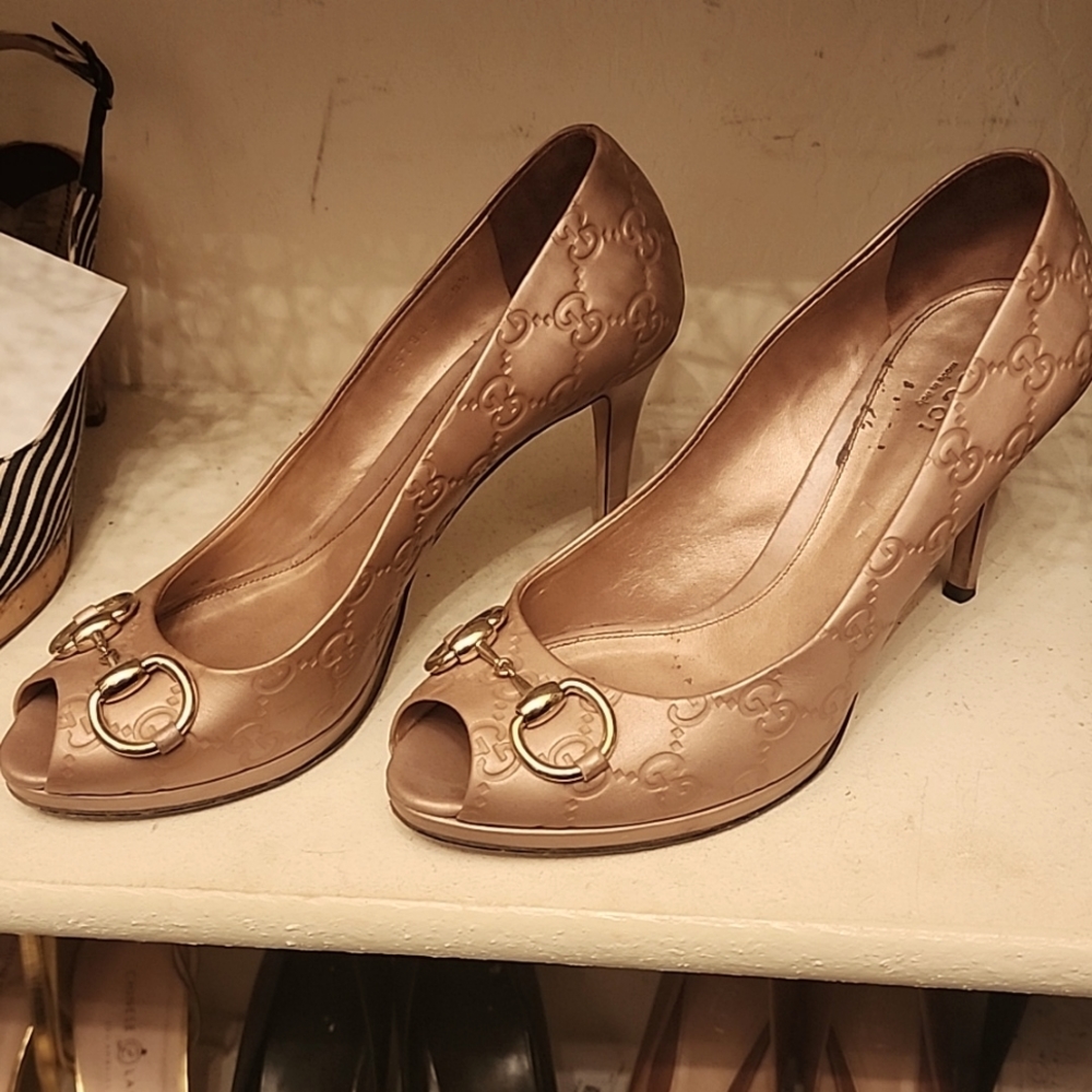 Gucci peephole platform